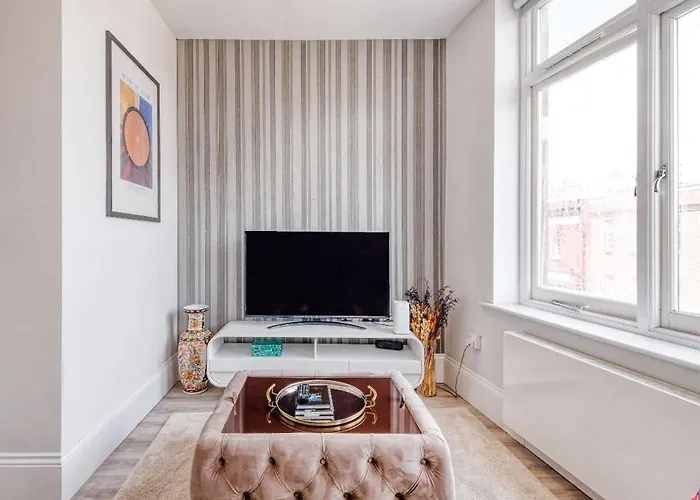 Elegant 1 Bed Apartment- Hampstead Village
